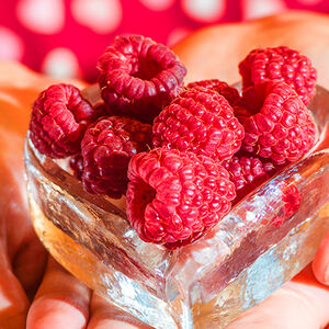 2A-Ode_to_raspberries_1338x460