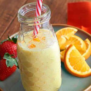 Creamy Orange Smoothiev2strawberries oranges1200